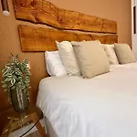 Nikkibeachfront מארבלה
