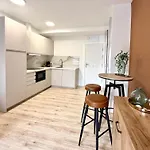Nikkibeachfront דירה