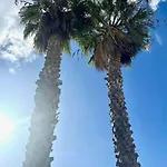 Nikkibeachfront 马尔韦利亚