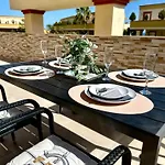 Nikkibeachfront 马尔韦利亚