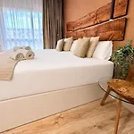 Nikkibeachfront * Marbellac