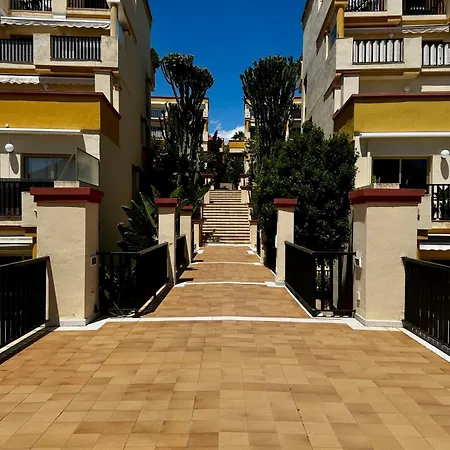 Nikkibeachfront * ماربيا