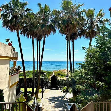 Nikkibeachfront شقة