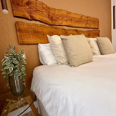 Nikkibeachfront ماربيا
