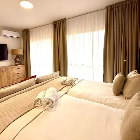 Nikkibeachfront 아파트