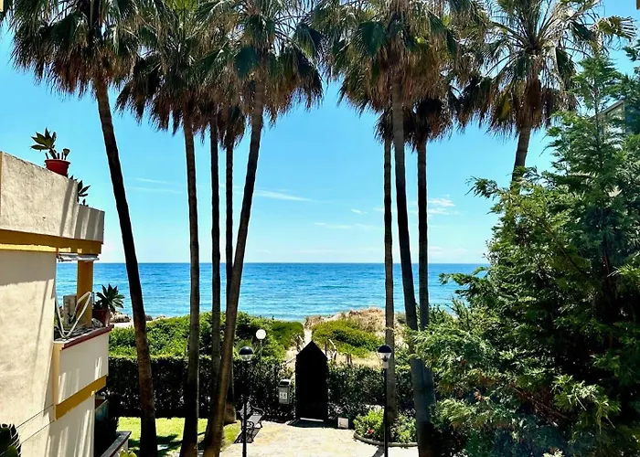 Nikkibeachfront アパート