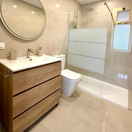 Апартаменти Nikkibeachfront Марбелья